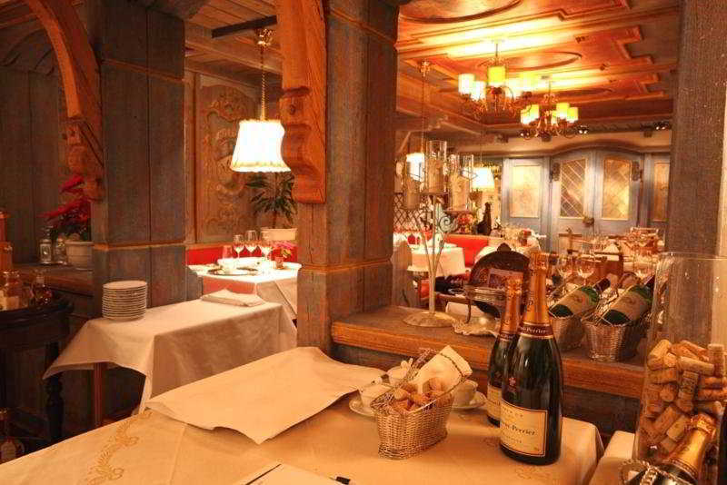 Relais & Chateaux Schoenegg เซอร์แมท ร้านอาหาร รูปภาพ